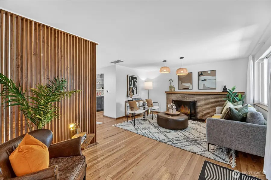 9014 34th Avenue Sw, Seattle, WA 98126 - #2