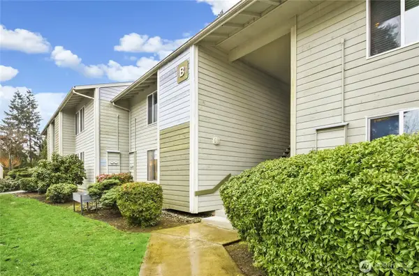 14401 SE Petrovitsky Road #B102, Renton, WA 98058