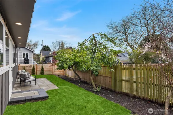 7521 12th Avenue Nw, Seattle, WA 98117