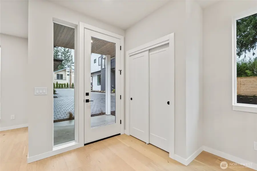 9012 124th Lane Ne, Kirkland, WA 98033 - #3