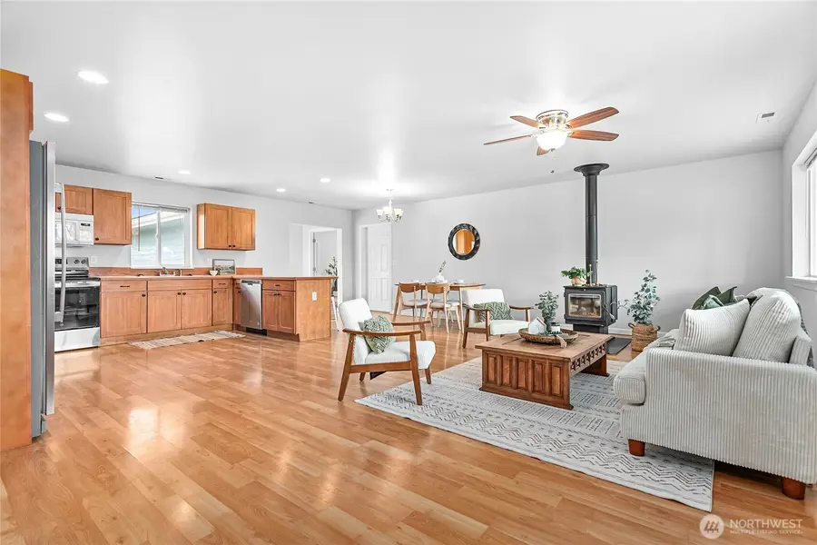 303 Hayes Street, Nooksack, WA 98276 - #3