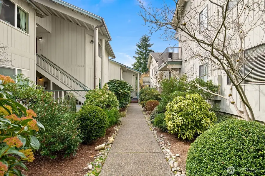 18003 108th Avenue Ne #B2, Bothell, WA 98011 - #2