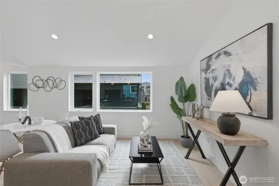 6505 19th Avenue Nw, Seattle, WA 98117 - #3