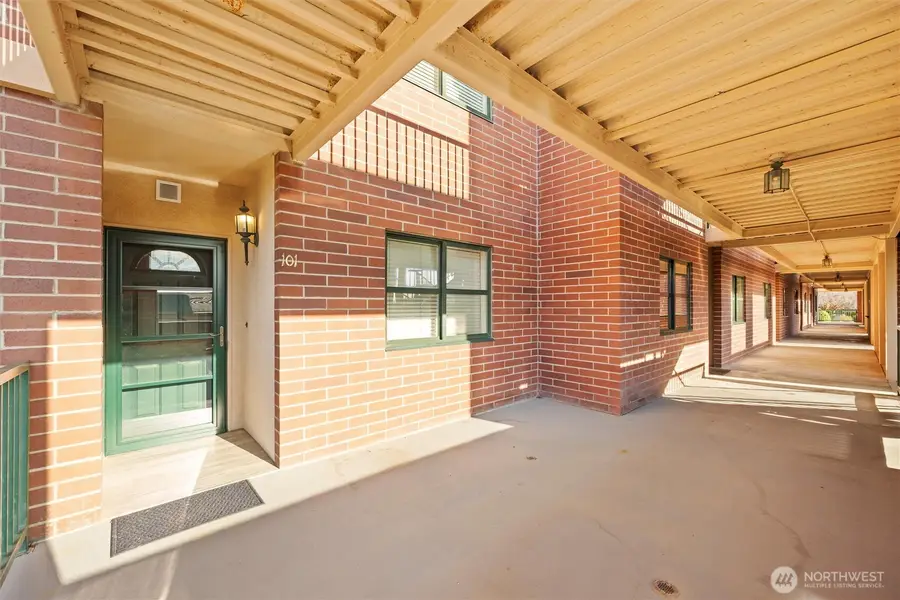 300 Columbia Point Drive #D101, Richland, WA 99352 - #3