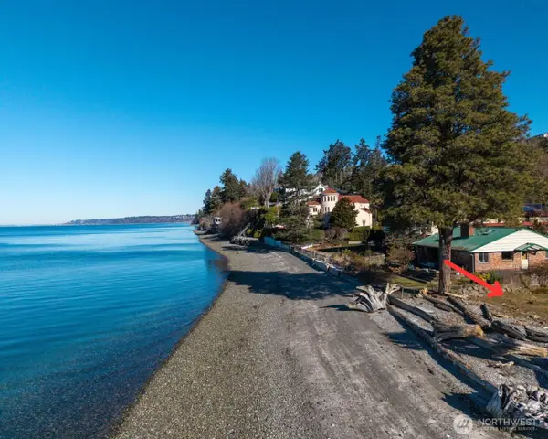 702 S 280th St, Des Moines, WA 98198