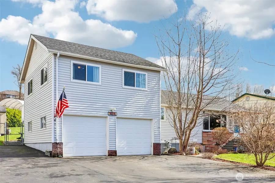 4913 W Sunnyside Boulevard, Marysville, WA 98270 - #2