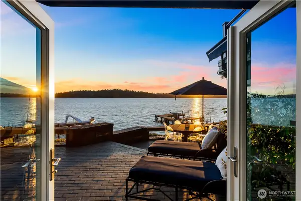 18 Holly Lane, Mercer Island, WA 98040