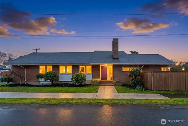 3515 NE 42nd Street, Seattle, WA 98105