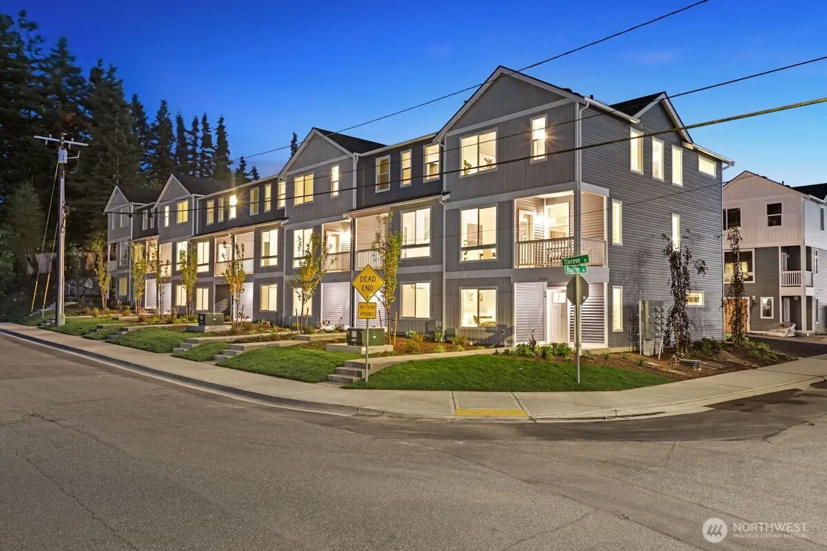 7027 Rainier Drive #E, Everett, WA 98203 - #1