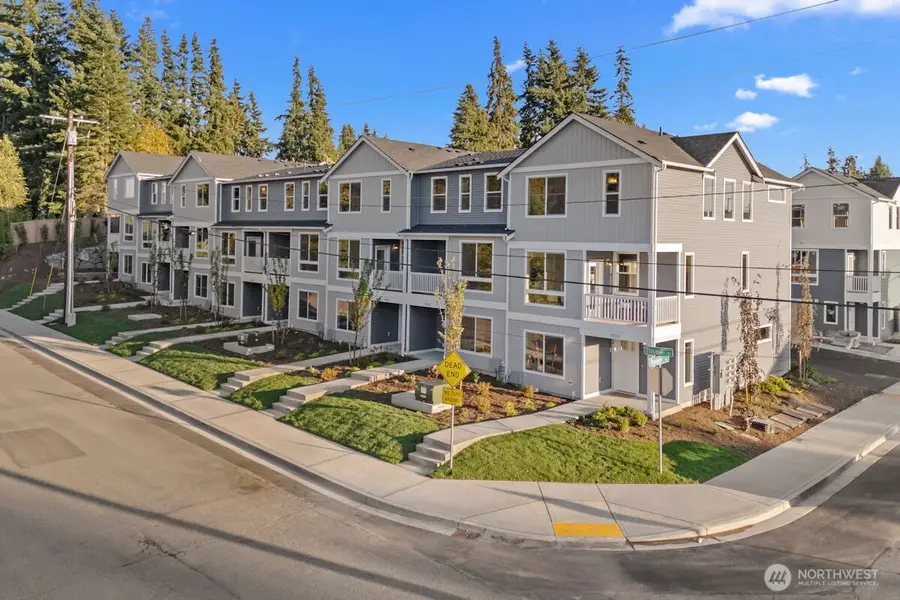 7027 Rainier Drive #E, Everett, WA 98203 - #2