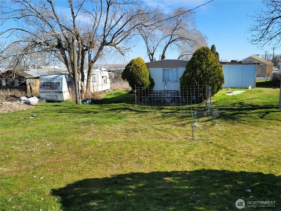 217 S Oak Avenue, Warden, WA 98857 - #2