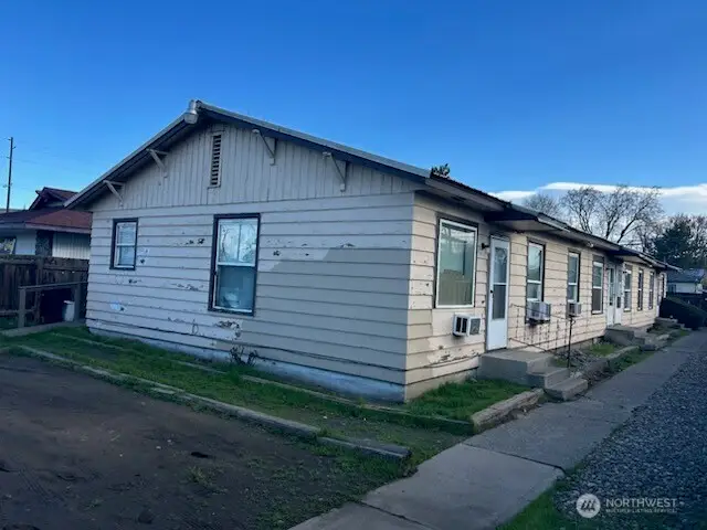 705 N 1st Street, Yakima, WA 98901 - #1