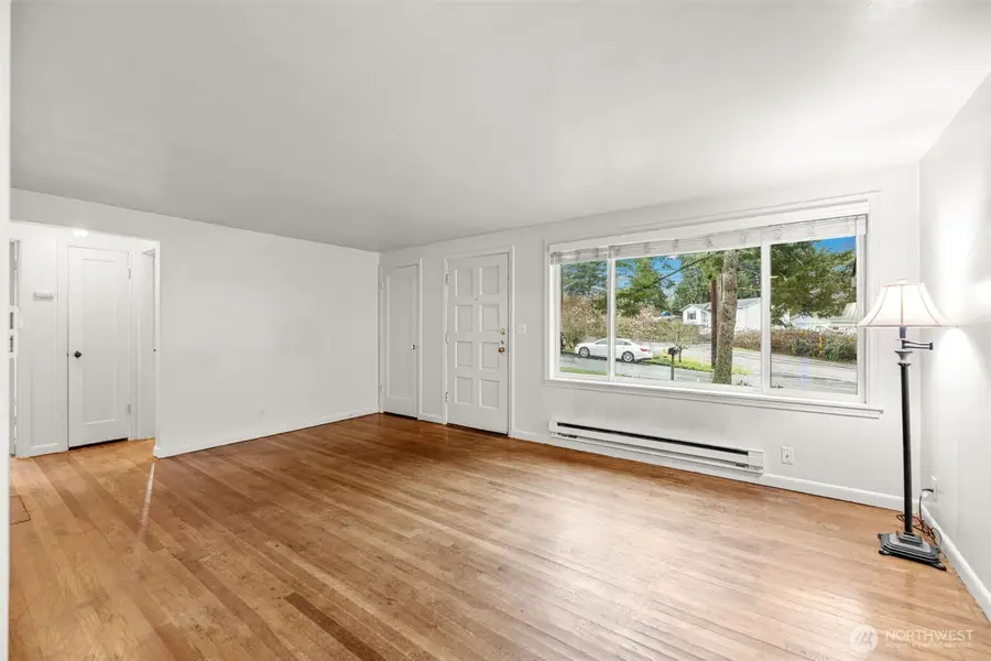 11469 37th Avenue Sw, Seattle, WA 98146 - #3