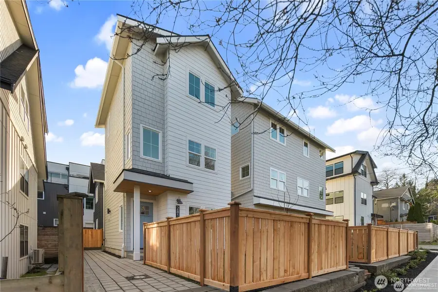 2815 E Denny Way #B, Seattle, WA 98122 - #2