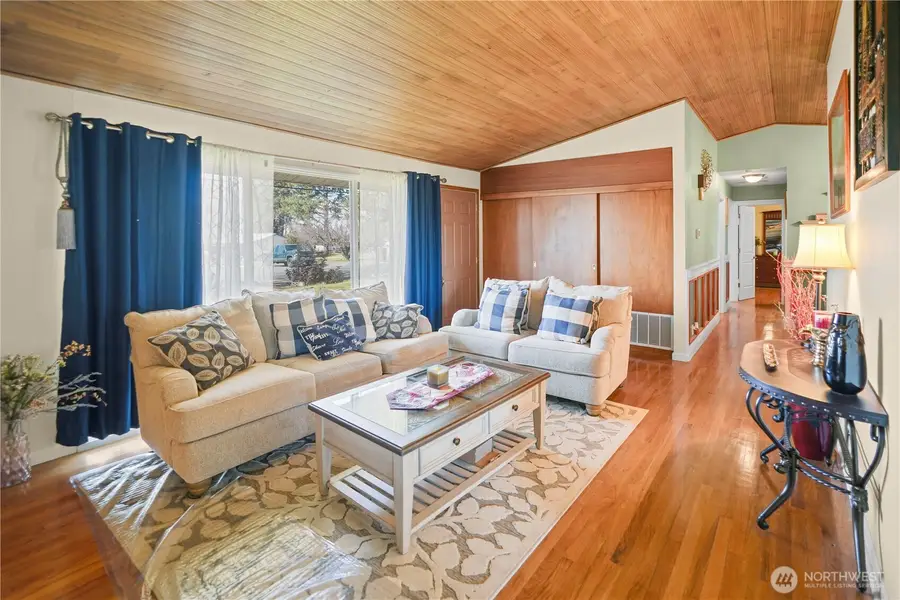 4059 NE Dunn Street, Moses Lake, WA 98837 - #2