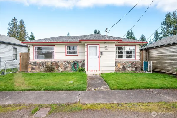 1002 N 10th Avenue, Kelso, WA 98626