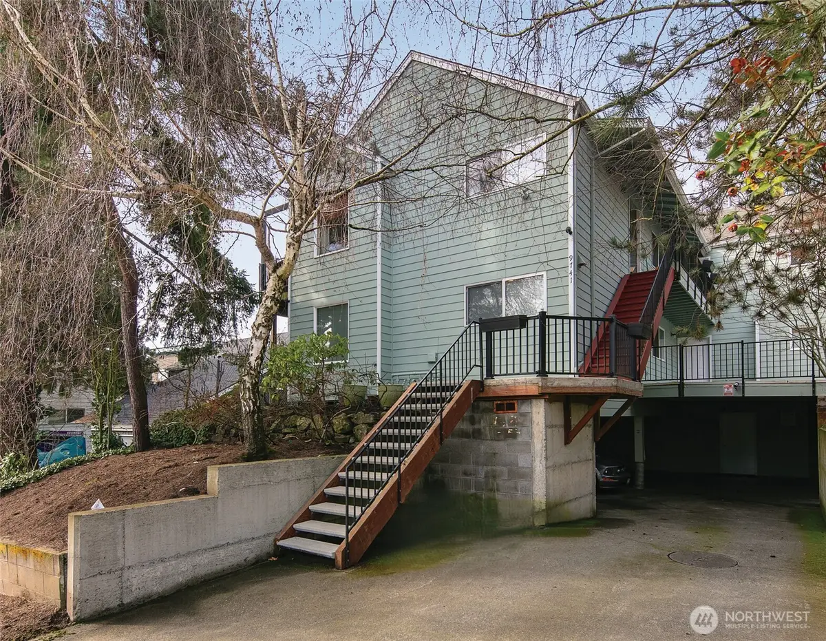 9741 Woodlawn Avenue N, Seattle, WA 98103 - #1