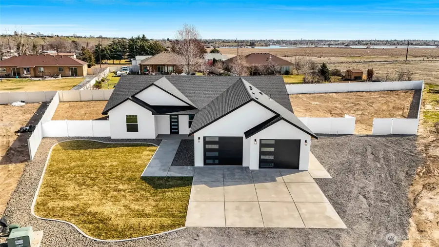 3037 Blackbird Place Ne, Moses Lake, WA 98837 - #2
