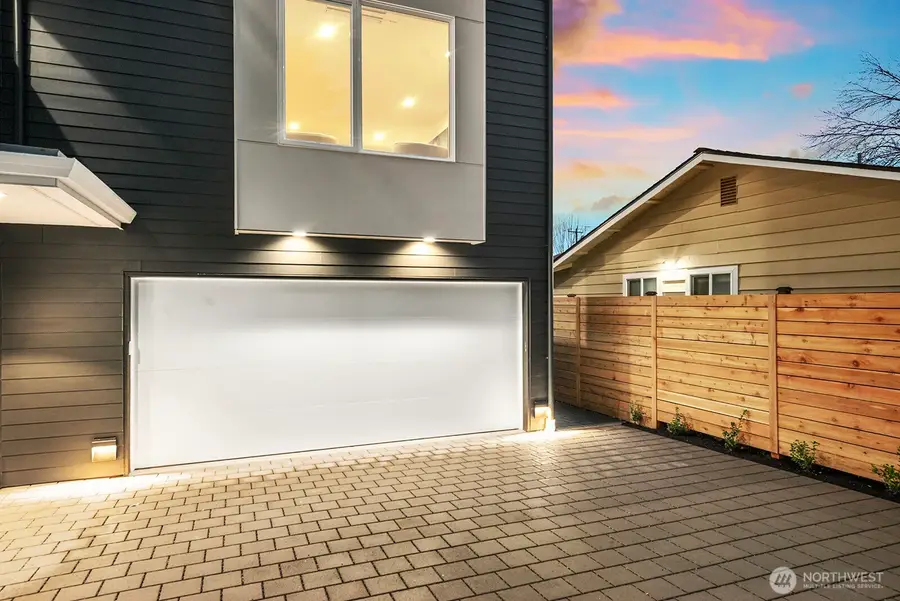 3218 47th Avenue Sw, Seattle, WA 98116 - #3