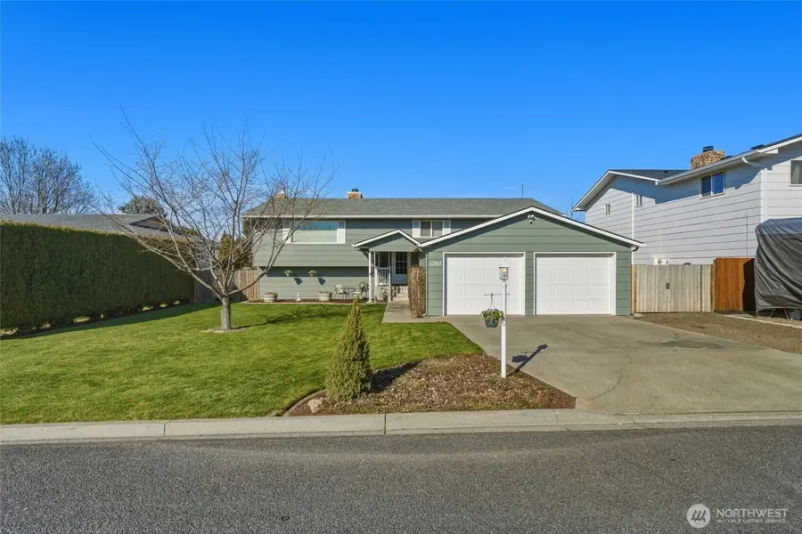 1267 SE Constitution Drive, College Place, WA 99324 - #2