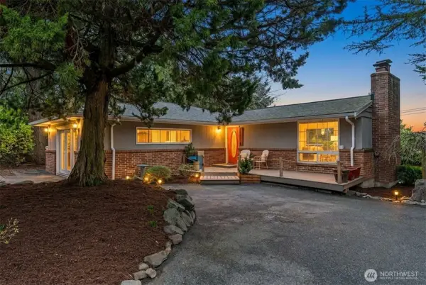 15612 38th Avenue Ne, Lake Forest Park, WA 98155