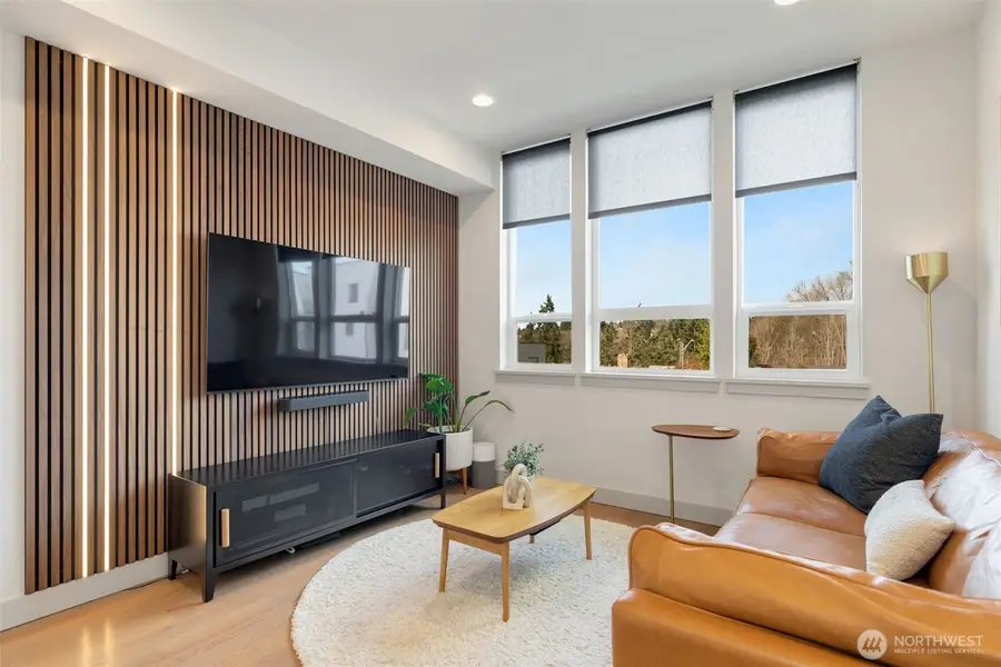 5030 Sand Point Place Ne #B, Seattle, WA 98105 - #3