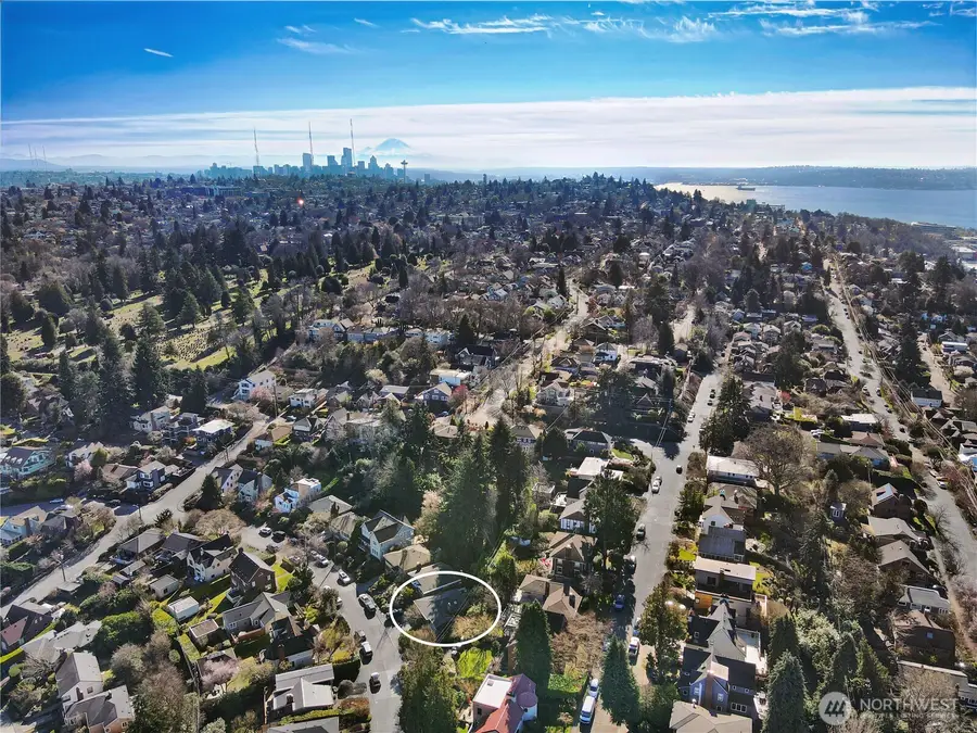 839 W Etruria Street, Seattle, WA 98119 - #2