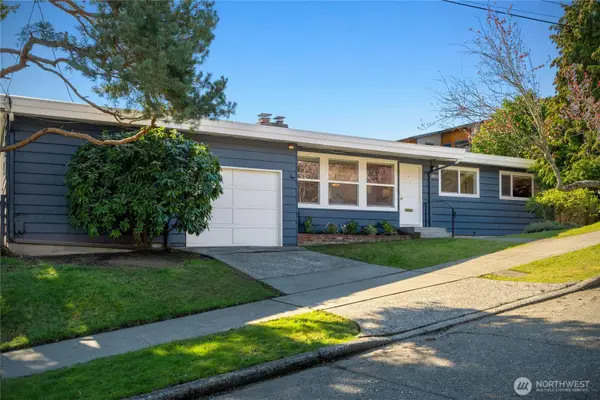 2415 W Mcgraw Street, Seattle, WA 98199