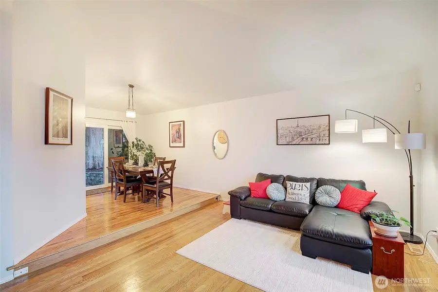 929 224th Avenue Ne, Sammamish, WA 98074 - #3