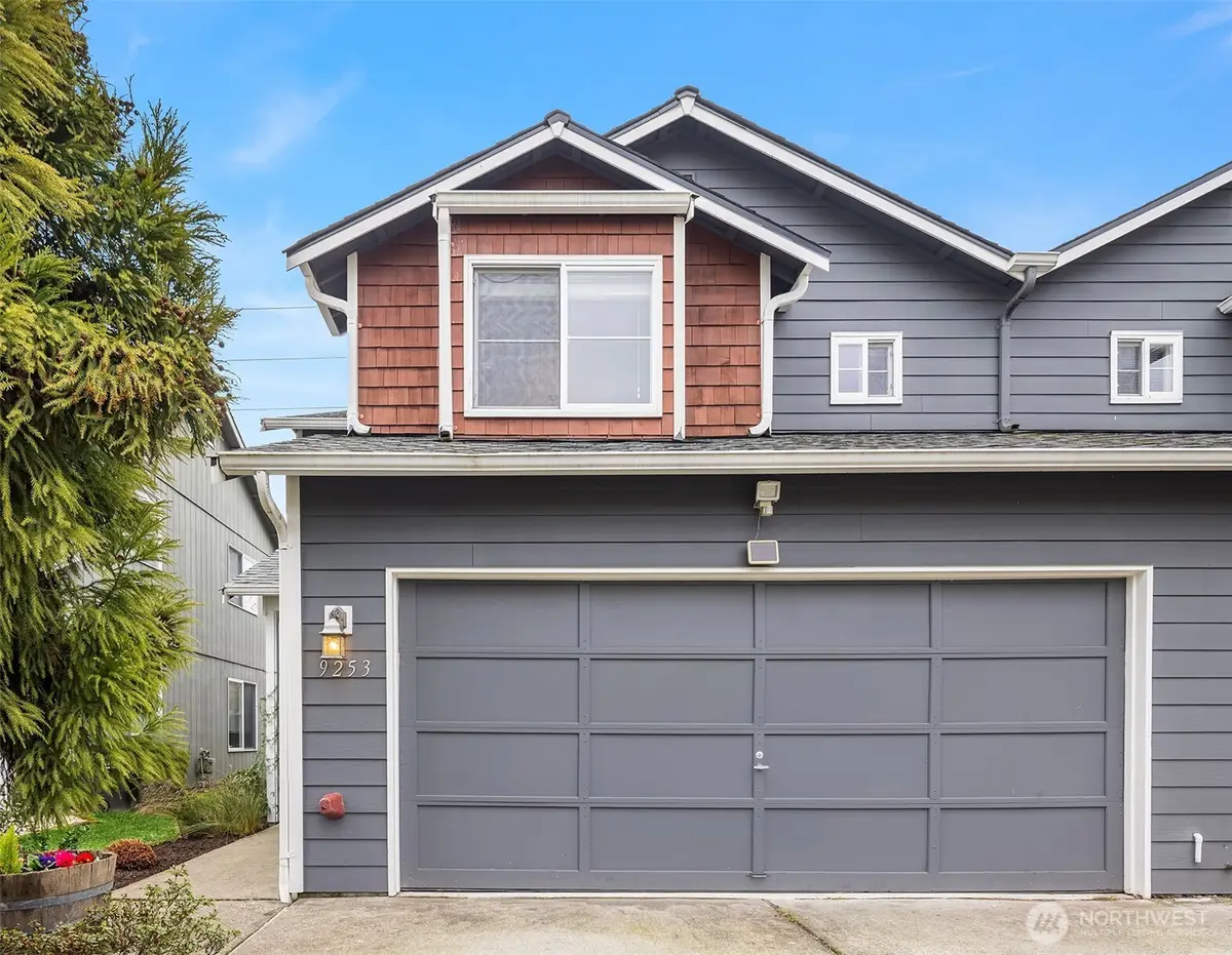 9253 Fremont Avenue N, Seattle, WA 98103 - #1