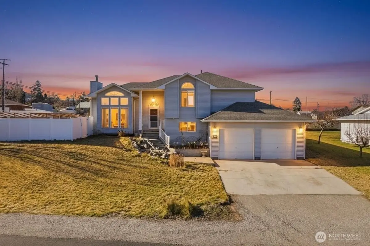 17 Washington Place, Electric City, WA 99123 - #1