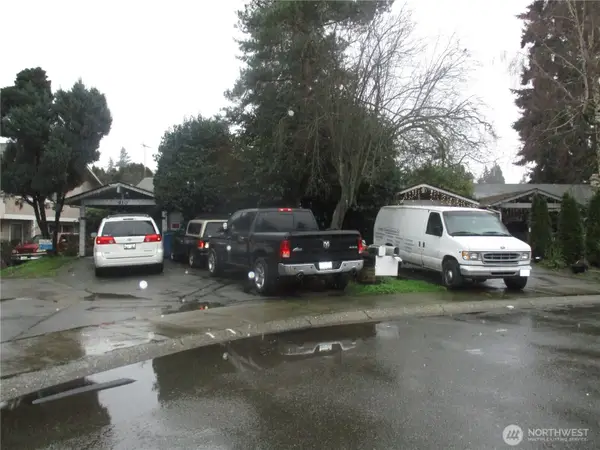 910 142nd Avenue Se #7, Bellevue, WA 98007