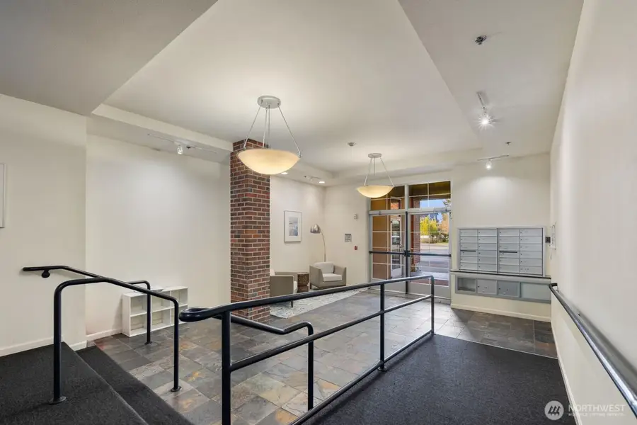 7116 Greenwood Avenue N #305, Seattle, WA 98103 - #3