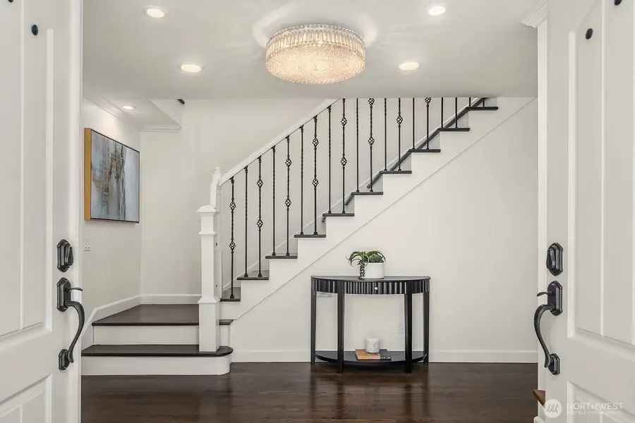 2650 79th Avenue Ne, Medina, WA 98039 - #2