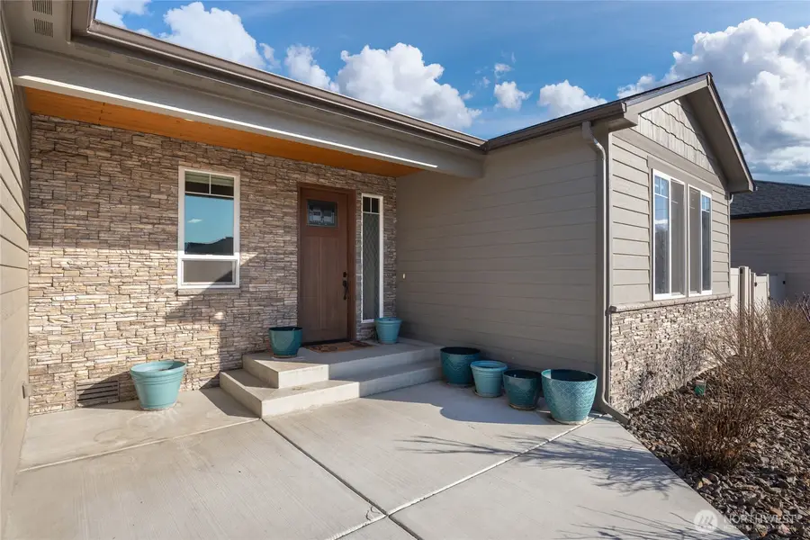 755 S Perry Avenue, East Wenatchee, WA 98802 - #2