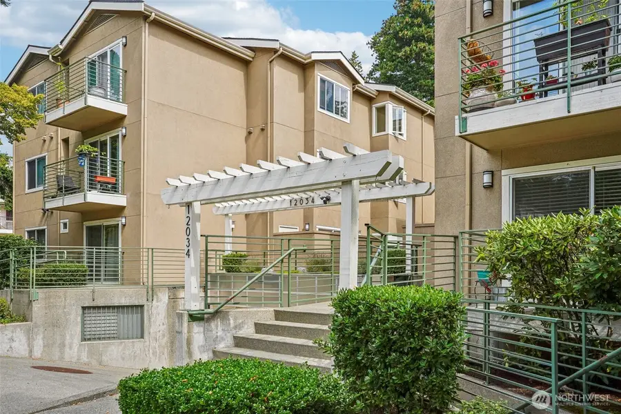 12034 15th Avenue Ne #204, Seattle, WA 98125 - #2