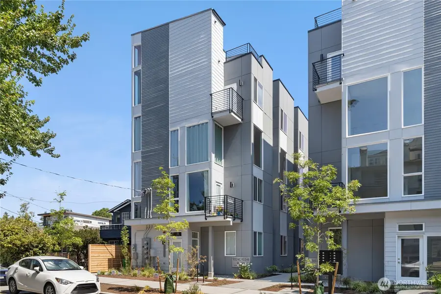 9518 Interlake Avenue N, Seattle, WA 98103 - #2