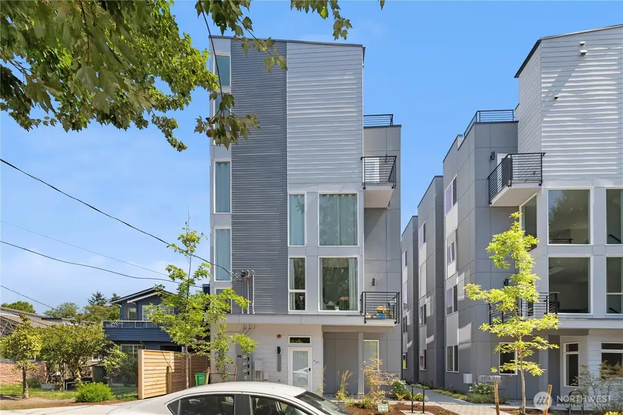 9518 Interlake Avenue N, Seattle, WA 98103 - #3