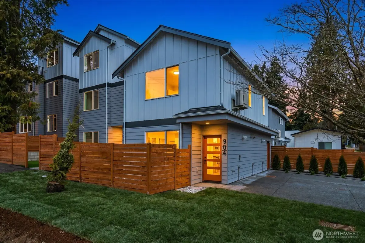 904 N 107th Street, Seattle, WA 98133 - #1