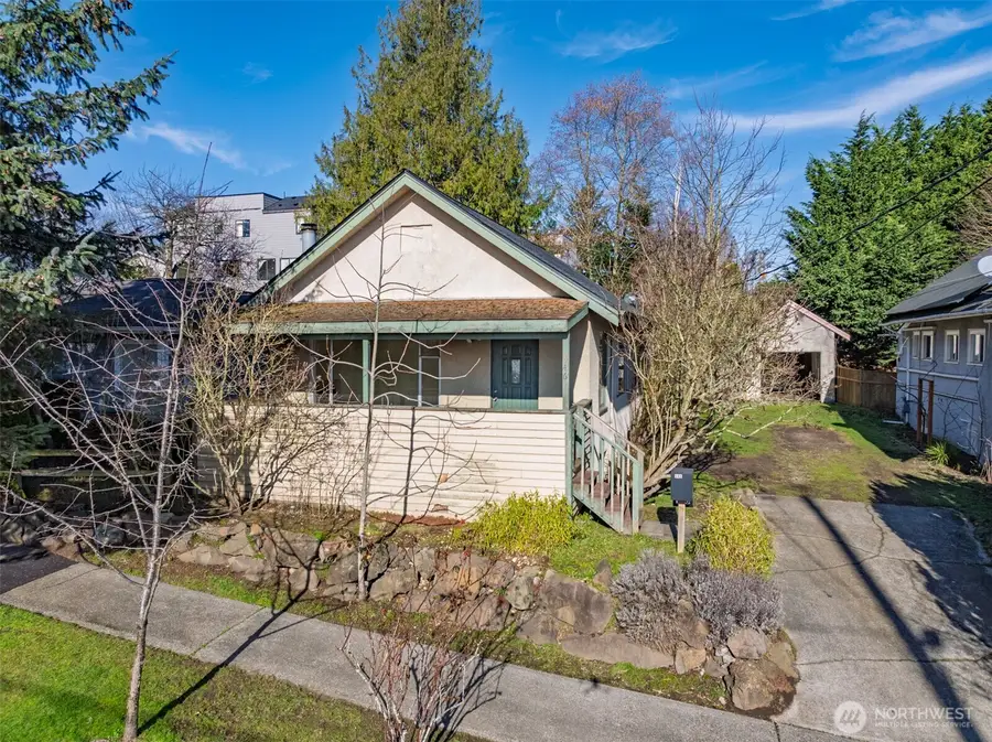 946 N 86th Street, Seattle, WA 98103 - #2