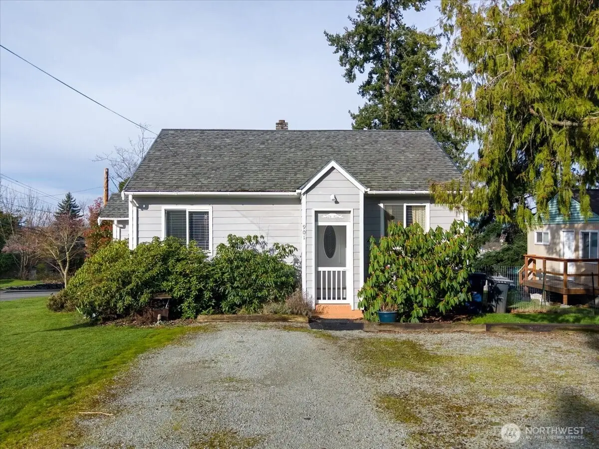 901 N 8th Street, Mount Vernon, WA 98273 - #1