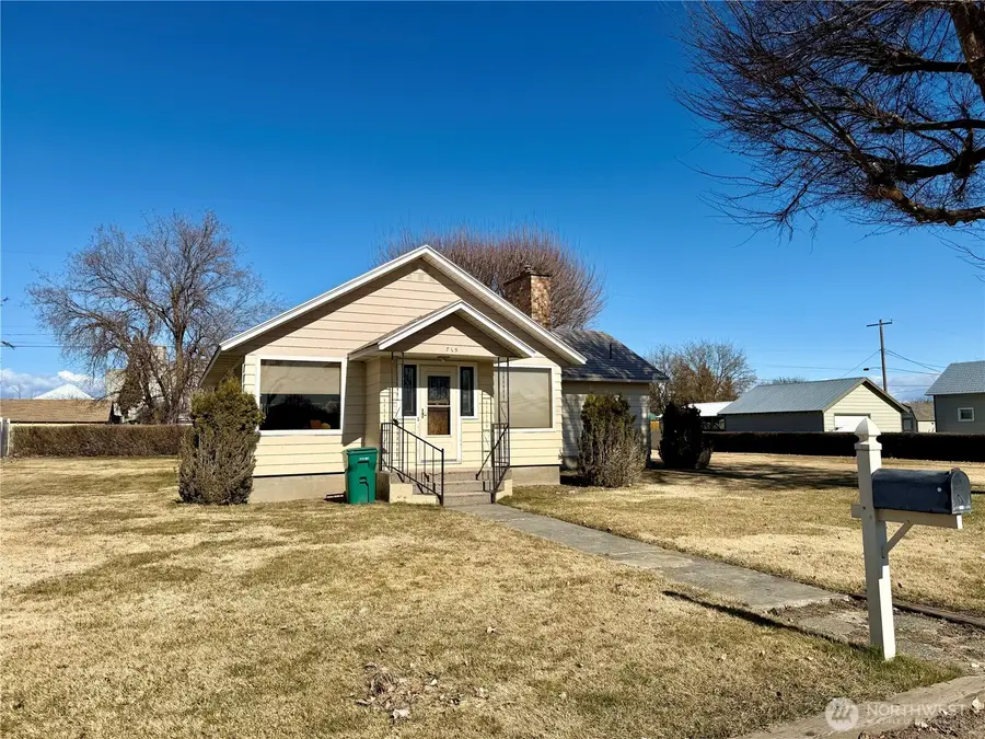 715 SE Pope Avenue, Wilbur, WA 99185 - #2