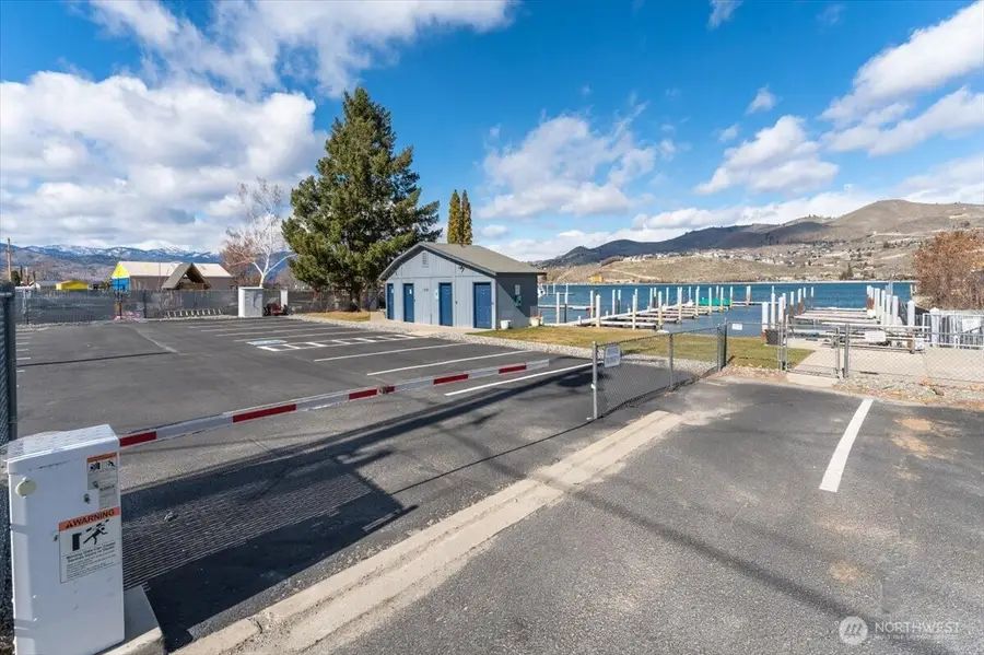 1240 W Woodin Ave #B10, Chelan, WA 98816 - #3