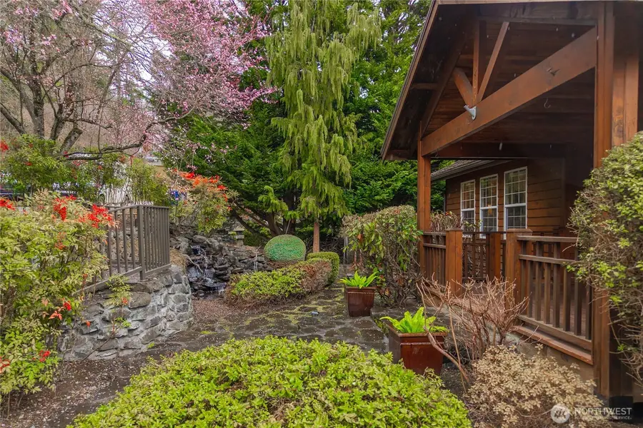 205 Conant Drive N, Eatonville, WA 98328 - #2