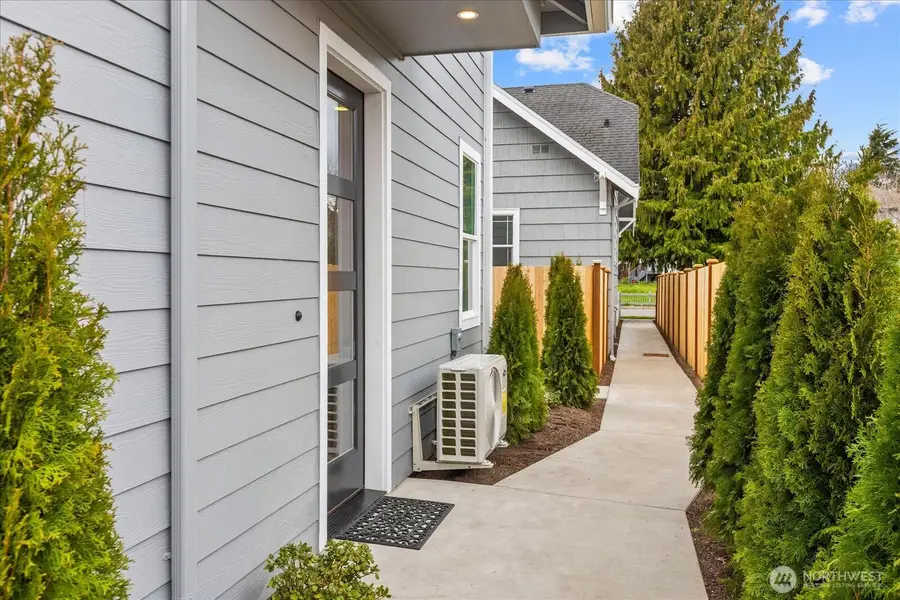 2217 Hoyt Avenue #B, Everett, WA 98201 - #3