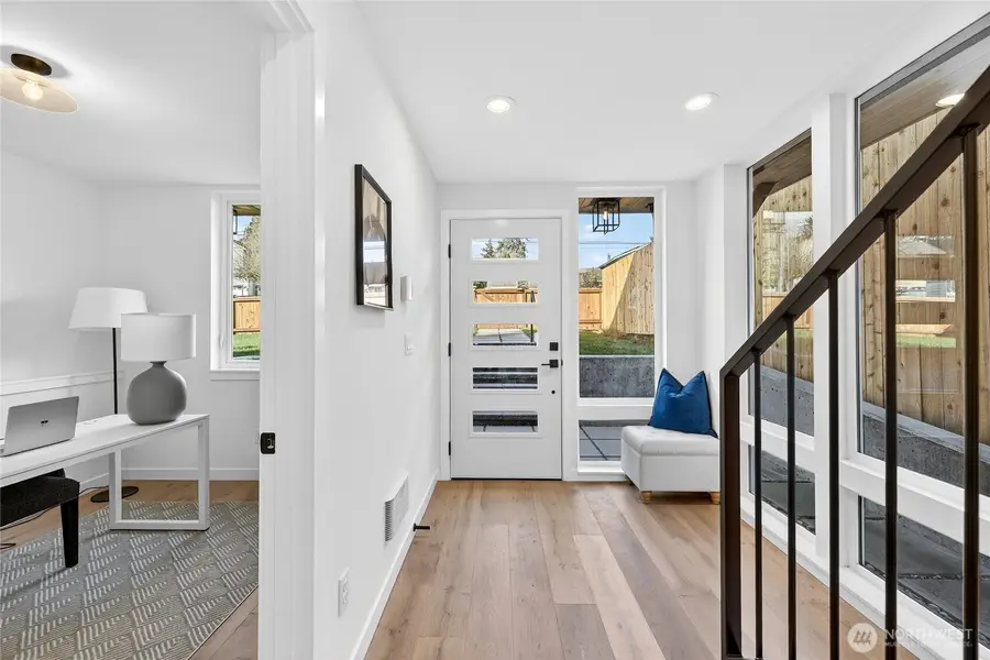 11738 23rd Avenue Ne, Seattle, WA 98125 - #2