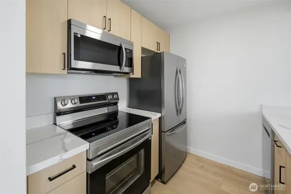 3233 NE 12th Street #201, Renton, WA 98056