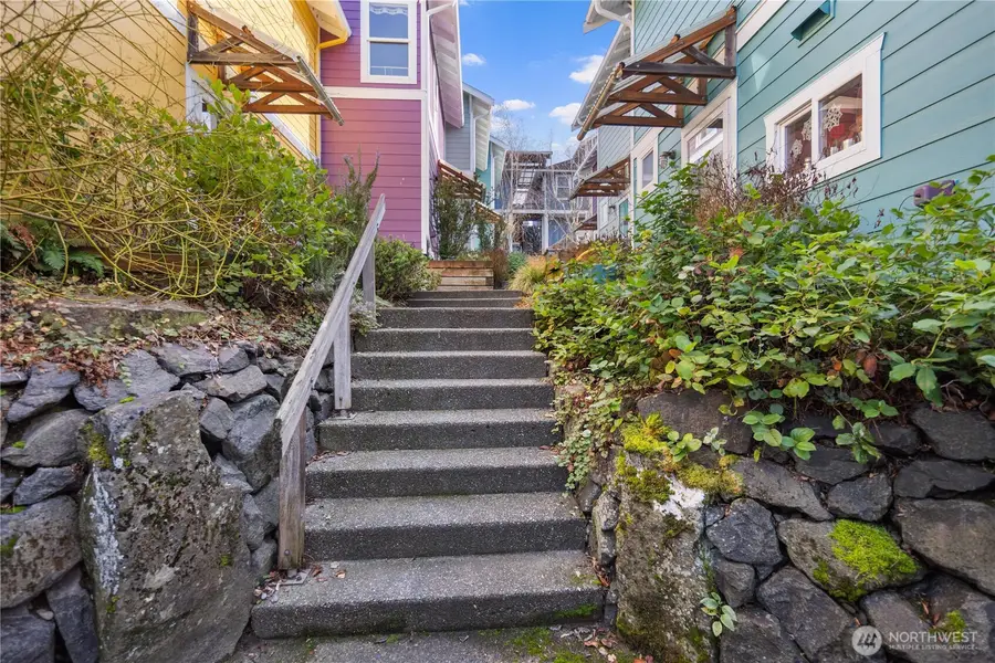 112 22nd Avenue #B, Seattle, WA 98122 - #3