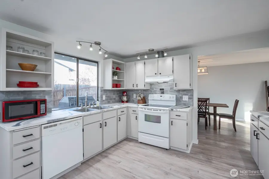 306 Belmont Avenue, Moses Lake, WA 98837 - #2