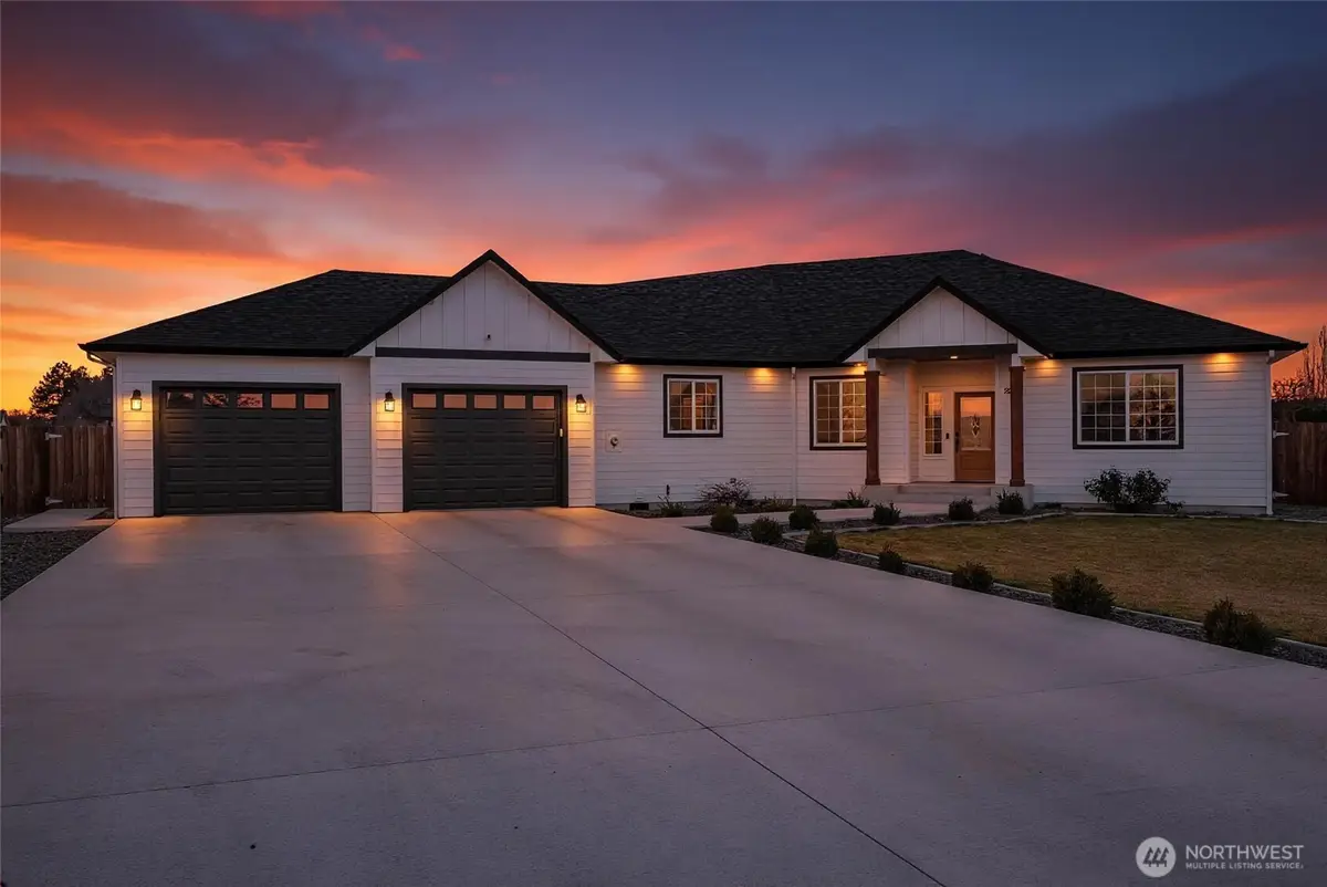 2054 H.2 Ne, Moses Lake, WA 98837 - #1